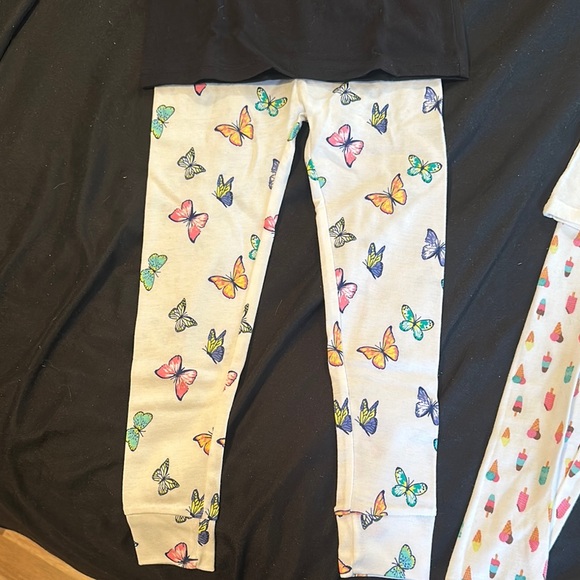 Children's Clothing Sets- Butterfly and Polka Dot Designs - Picture 4 of 8